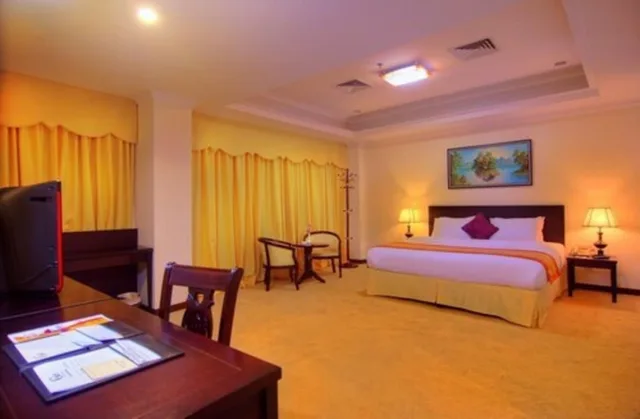 غرفة ديلوكس بسريرين منفصلين، Golden View Hotel Batam 1/5