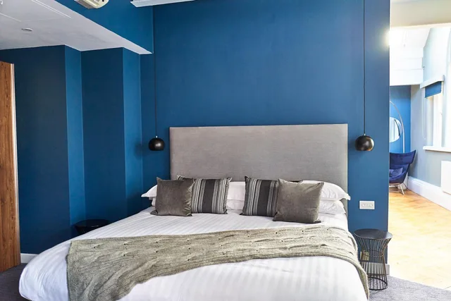 جناح، Abode Manchester 5/8