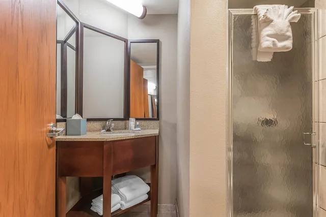 Upgrade, Suite, King Bed, Hot Tub، Comfort Inn SW Omaha I-80 5/5
