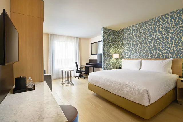 Room, King Bed, City View, Fairfield Inn Suites By Marriott Villahermosa Tabasco 1/10
