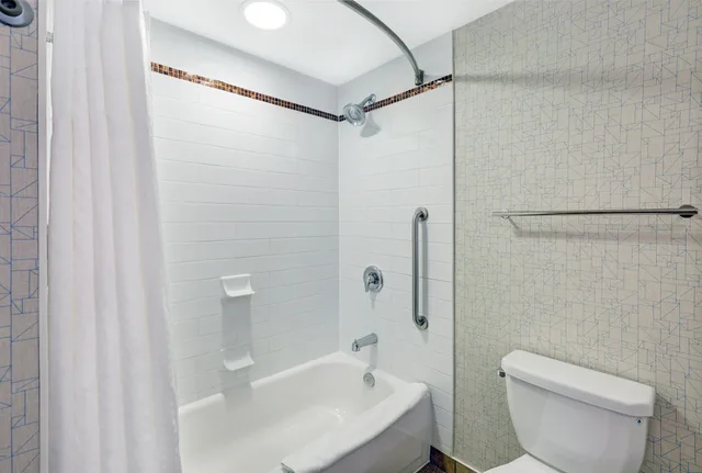 Room, 2 Queen Beds, Holiday Inn Express Hotel Suites Woodstock South 4/4