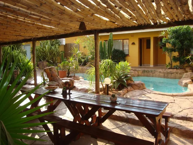 Flintstones Guest House Durban، ديربان 35/52