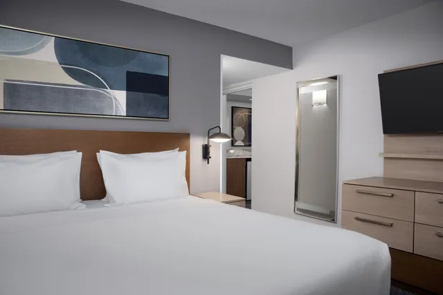 1 Bedroom, Suite, King Bed, Sofa, Corner, Courtyard By Marriott Orlando East/Ucf Area 2/2