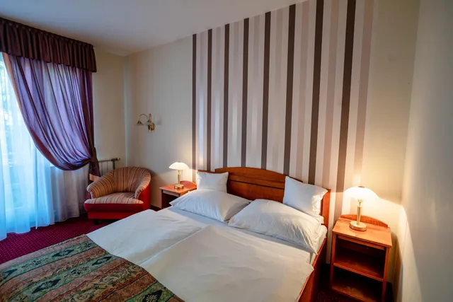 غرفة قياسية بسرير كوين، Erzsebet Hotel 2/10