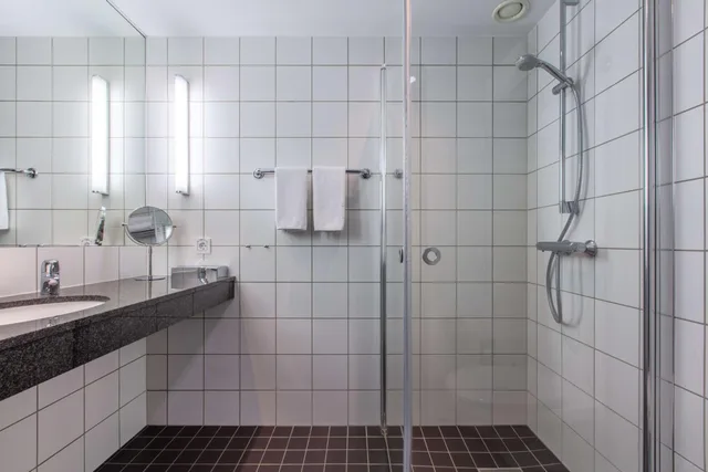 غرفة عائلية بسرير بطابقين وسرير كوين، RADISSON BLU METROPOL HOTEL, HELSINGBORG 5/6
