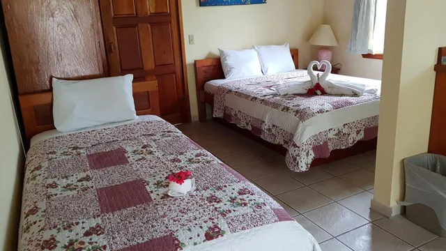 غرفة ثلاثية، Royal Caribbean Resort 4/7