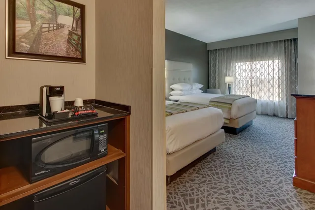 غرفة بسريرين كوين في طابق مرتفع لذوي الإعاقة، Drury Inn & Suites Columbus Polaris 8/8