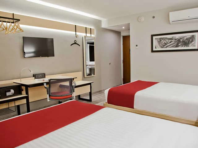 Standard, Double Bed, City Express by Marriott Leon 3/4