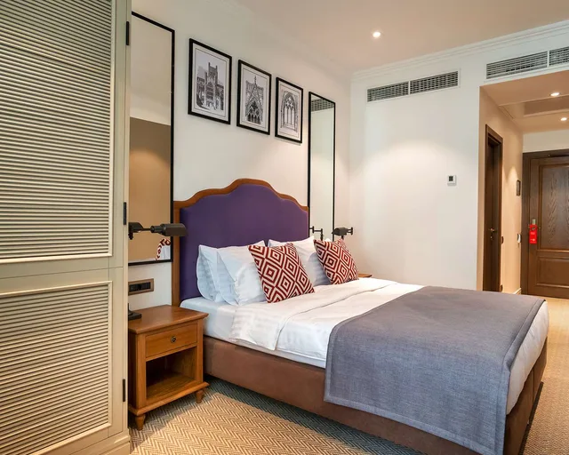 غرفة قياسية بسرير كوين، Best Western Plus Market Square Lviv 2/6