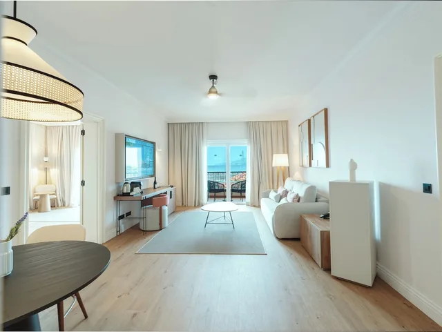 Preferred Club, Suite, Twin Beds, Ocean View, Sofa, Hyatt Ziva Madeira 2/5