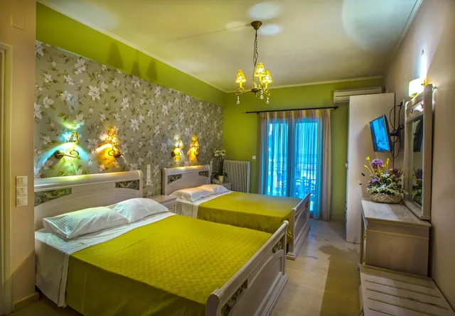 غرفة رباعية بشرفة، Maistrali Hotel 2/5