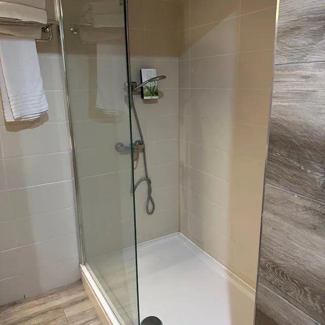جناح بريستيج بجاكوزي، Utopia Hotel 6/7