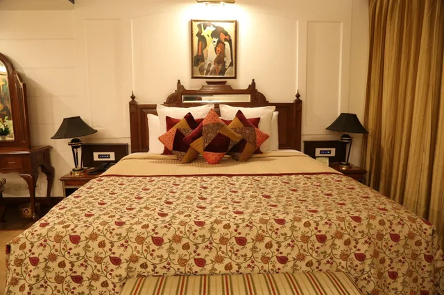 Executive, Suite, The Ashok 4/8
