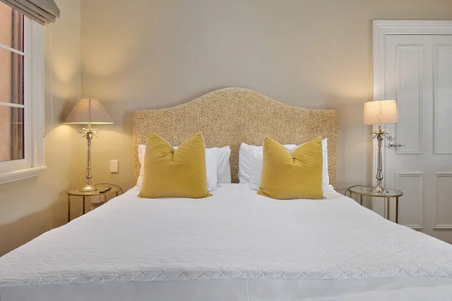 جناح استوديو بسرير كينج، The Houston Hotel 3/5