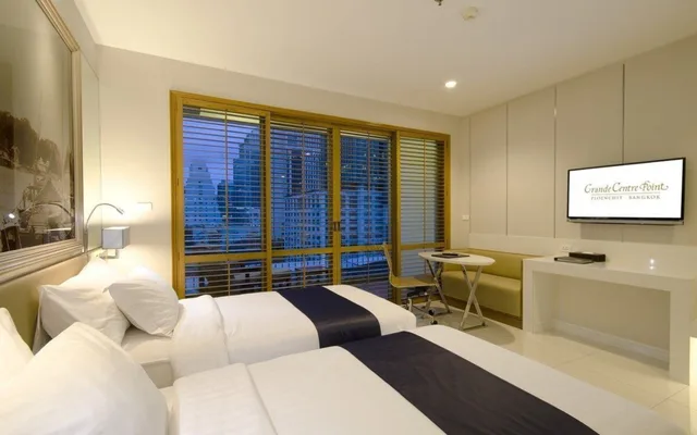 غرفة سوبيريور بسريرين منفصلين بشرفة، Grande Centre Point Ploenchit Bangkok 5/10