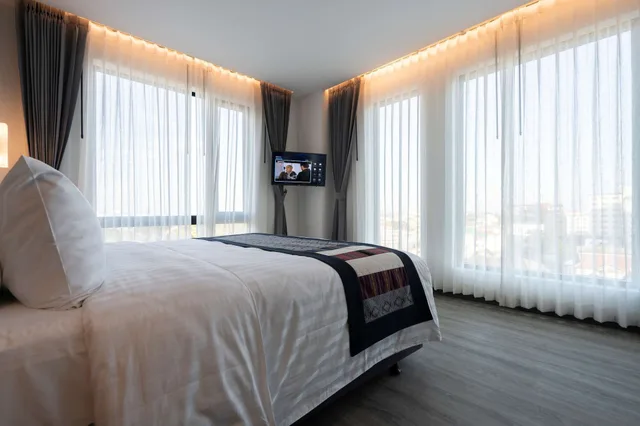 غرفة ديلوكس بسرير كينج بإطلالة على المدينة، Surestay Hotel By Best Western Vientiane 7/10