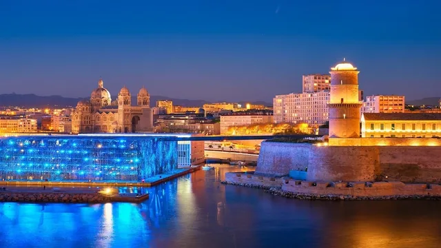 Ruby Lilou Hotel Marseille by IHG، Marseille 03 39/42