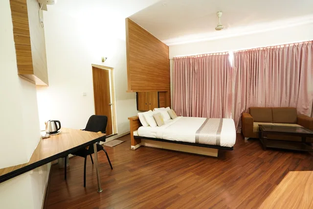 غرفة بريميوم بسرير كوين، HOTEL GRAND BEE 3/5