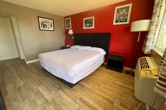 غرفة بسرير كينج، Travelodge by Wyndham Imperial/El Centro 8/10