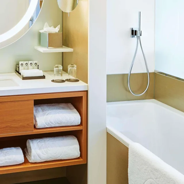 غرفة بسرير كينج في طابق مرتفع، Sofitel Luxembourg Europe 9/10