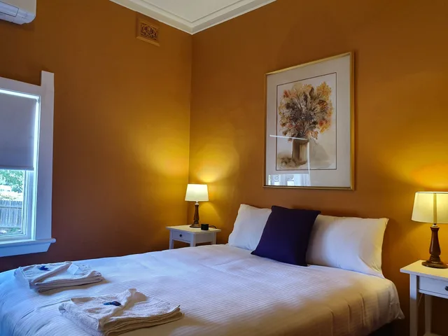 غرفة بسرير كوين، Hotel Blue and Cottages Katoomba 5/10