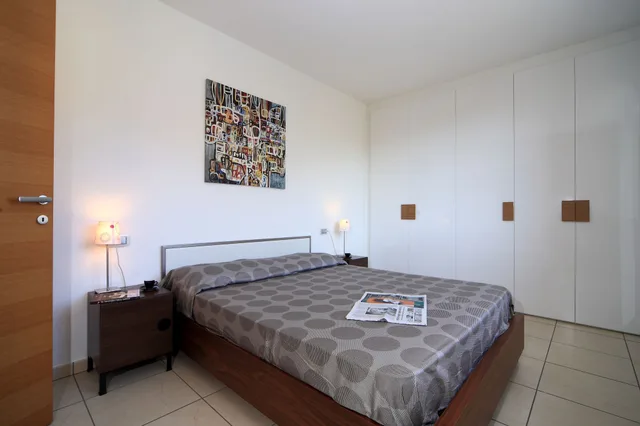 2 Bedrooms, Family, Apartment, Double and Twin Beds, Partial Lake View, Courtyard Area، Golfo Gabella 2/6