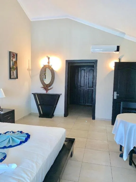Pool, Suite، The MT Hotel Plaza Brisas 2/8