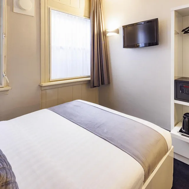 غرفة صغيرة بسرير مزدوج، Hotel CC 2/7