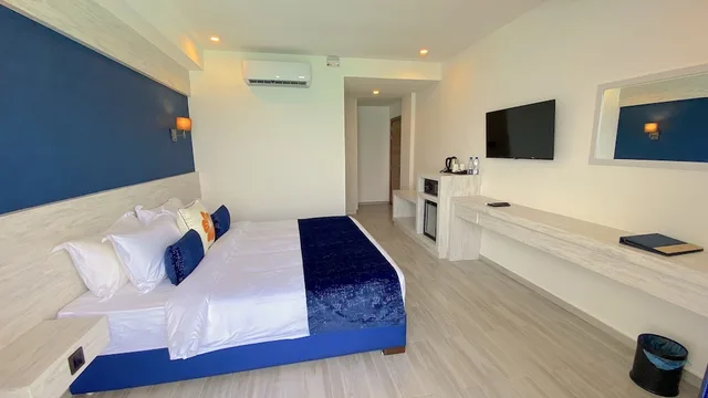 Deluxe, King Bed, Sea View, Balcony, Kaani Palm Beach 2/3