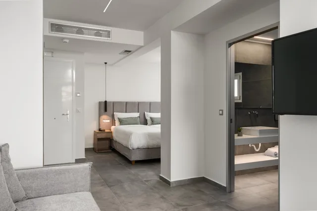 جناح جونيور، Acharavi Beach Hotel 4/4