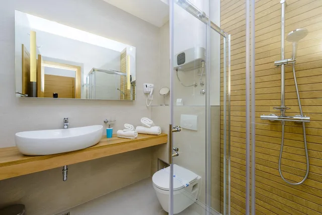 شقة تنفيذية بإطلالة على البحر بشرفة بغرفة نوم واحدة، Adriatic Deluxe Apartments 2/2