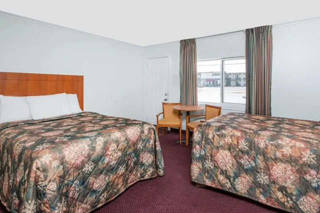 غرفة بسريرين كوين، Knights Inn Arnprior 1/2