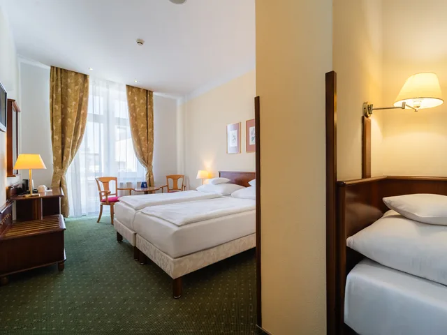 غرفة قياسية ثلاثية، Ea Hotel Rokoko 3/4