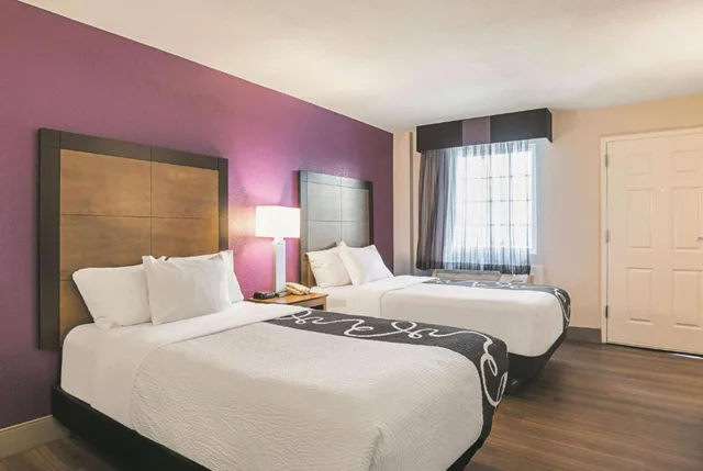 غرفة بسرير مزدوج لذوي الإعاقة، Wingate by Wyndham Galveston Beachfront at Seawall 1/2