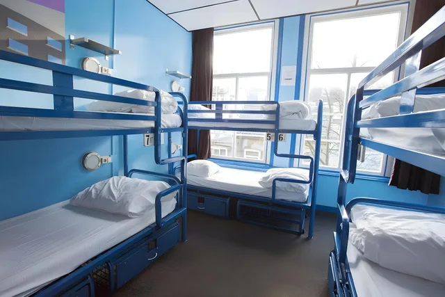Mixed Dorm, 6 People, Shared Bathroom، Flying Pigs Uptown Hostel Amsterdam 1/2
