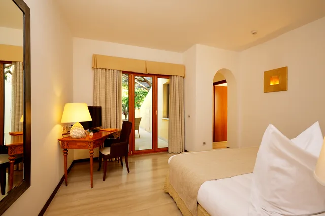 جناح كلاسيكي بإطلالة على المسبح مع سرير إضافي، Alberi del Paradiso Hotel 4/7