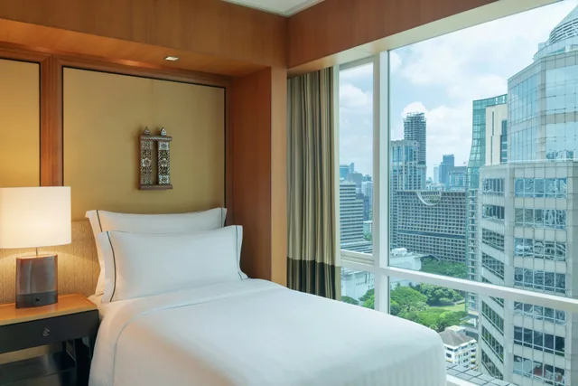جناح تنفيذي بسريرين منفصلين، Conrad Bangkok 1/3
