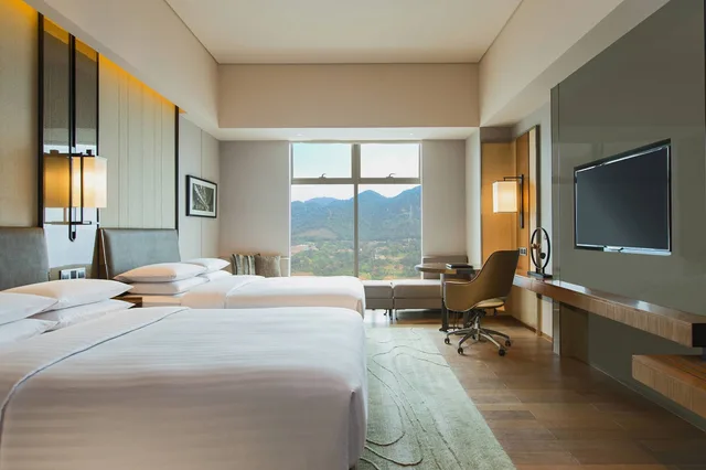 غرفة بسريرين مزدوجين بإطلالة على الجبل، Chongqing Marriott Hotel 1/7