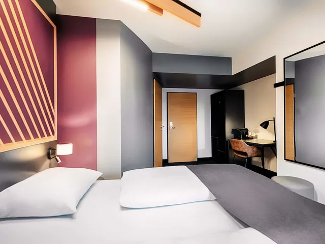 غرفة بريميوم بسرير كينج، B&B Hotel Wiesbaden 2/4