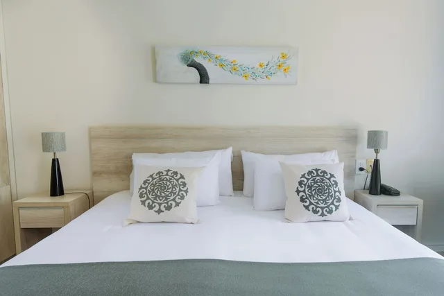 غرفة كلاسيكية بسرير كوين بإطلالة على الحديقة، Hotel Camberland 5/8