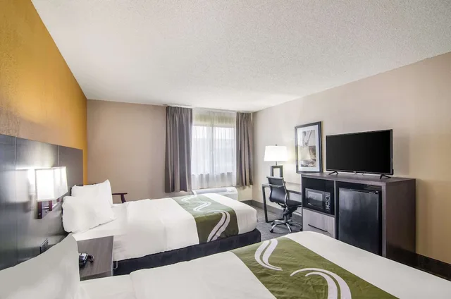غرفة قياسية بسريرين مزدوجين للمدخنين، Quality Inn near University of Mobile 2/4