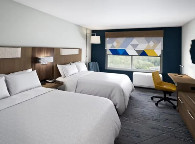 غرفة قياسية بسرير كوين، Holiday Inn Express & Suites Fresno Airport 1/3