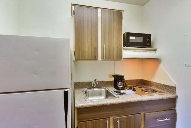 غرفة قياسية بسرير كوين، Studio6 Dallas, TX - Garland - Northeast 9/9