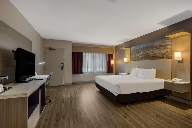 Room, King Bed, Freeway Side, Accessible، Best Western Diamond Bar Hotel & Suites 1/4
