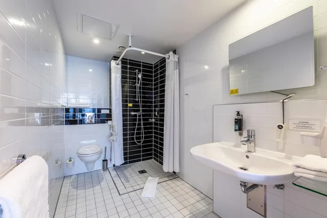 غرفة بسرير مزدوج لذوي الإعاقة، Premier Inn Hamburg City Millerntor Hotel 3/3