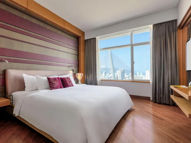 غرفة ديلوكس بريفيليج بسرير كوين بإطلالة على النهر مع دخول الصالة في طابق مرتفع، Grand Mercure Danang 3/6