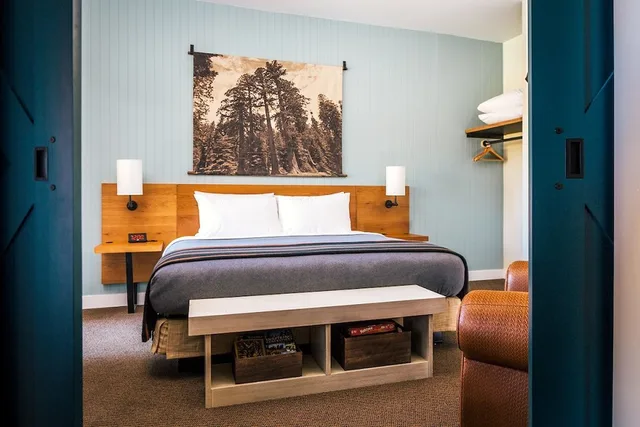 Lodge, Suite، Rush Creek Lodge at Yosemite 1/2