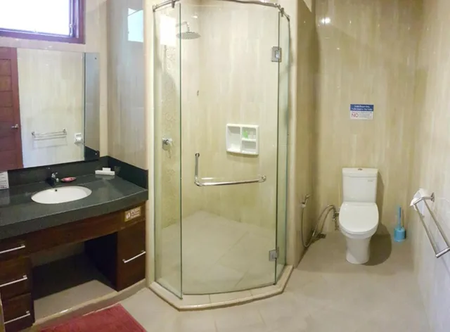 غرفة ملكية، Hotel Genggong 2/4