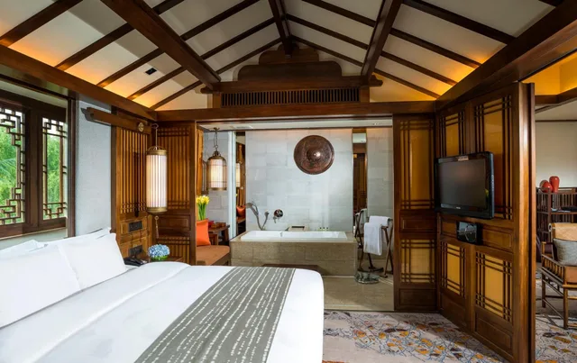 Junior Suite, Single Bed, Club Lounge Access, INTERCONTINENTAL LIJIANG ANCIENT TOWN RESORT 1/8