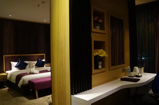 Green, Suite، Greens Hotel And Suites 5/5